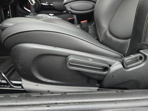 Used 2022 MINI Cooper SE w/ Driver Assistance Package image 28