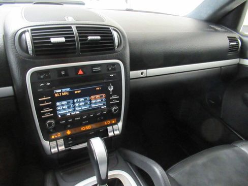 Used 2010 Porsche Cayenne GTS AWD/4WD image 10