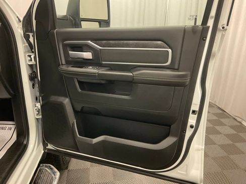 Used 2024 RAM 2500 Big Horn AWD/4WD image 25