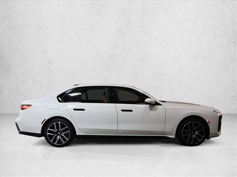 Used 2025 BMW 740i xDrive w/ Premium Package AWD/4WD image 5