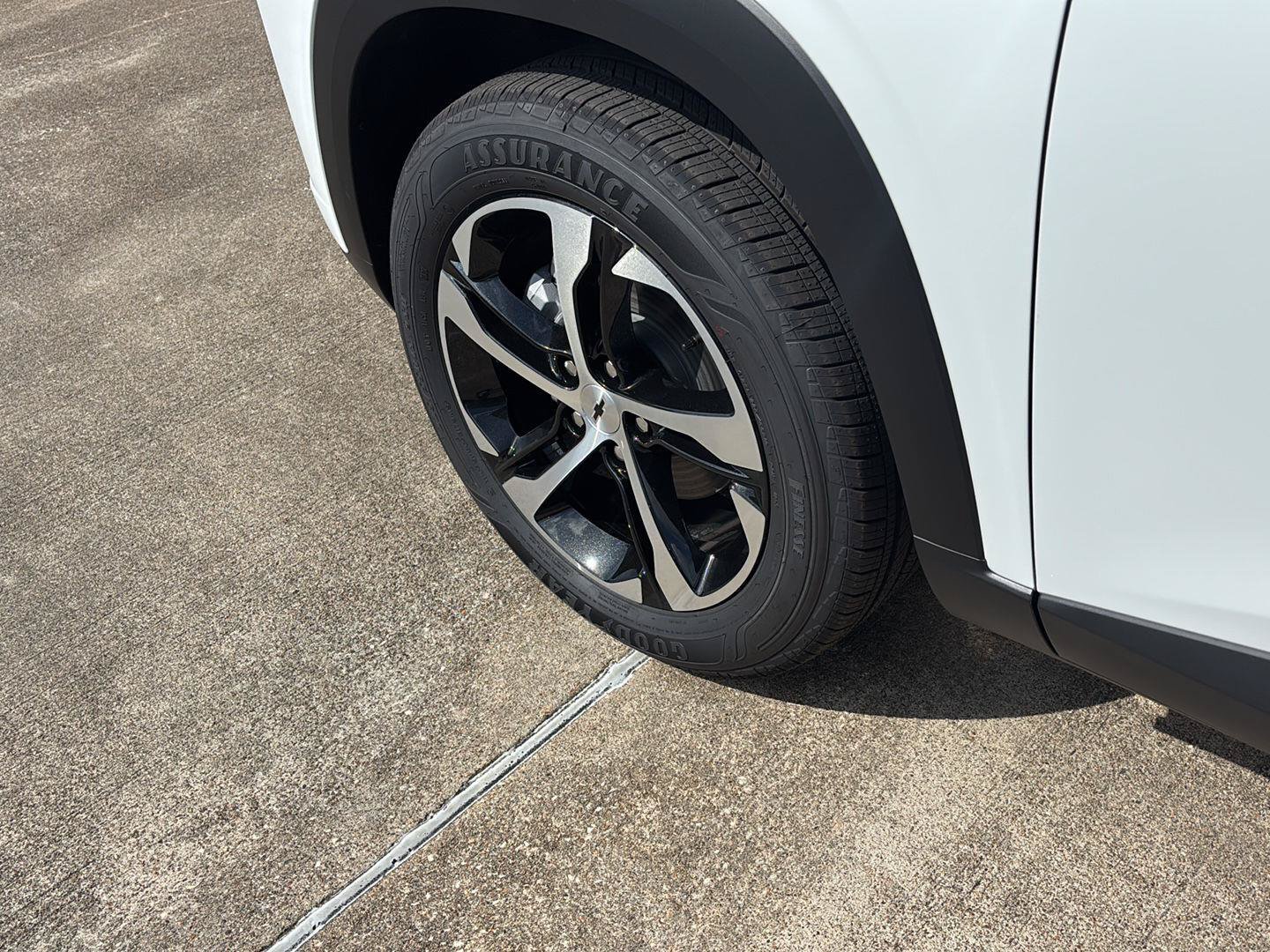 New 2026 Chevrolet Trax RS w/ Sunroof Package FWD image 19