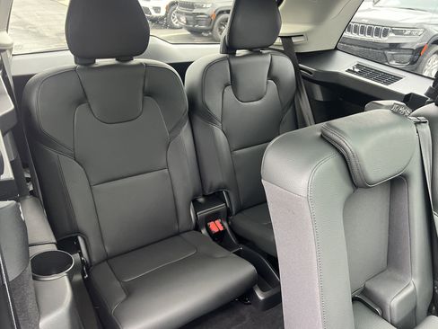 Used 2023 Volvo XC90 B6 Core w/ Protection Package Premier image 21