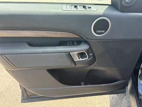 Used 2017 Land Rover Discovery HSE AWD/4WD image 21