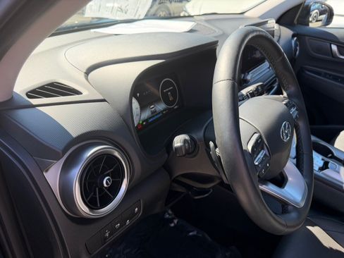 Used 2023 Hyundai Kona Limited FWD image 12