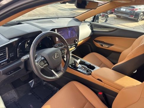 Used 2025 Lexus NX 350h AWD w/ Premium Package image 15