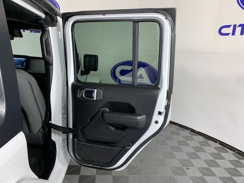 Used 2024 Jeep Wrangler Unlimited w/ Convenience Group AWD/4WD image 35