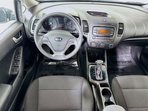 Used 2018 Kia Forte LX image 3