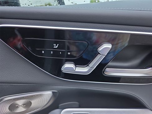 Certified 2026 Mercedes-Benz GLC 300 4MATIC image 17