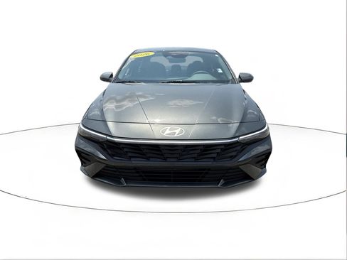 Certified 2026 Hyundai Elantra SE FWD image 8