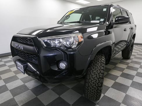 Used 2016 Toyota 4Runner SR5 image 4