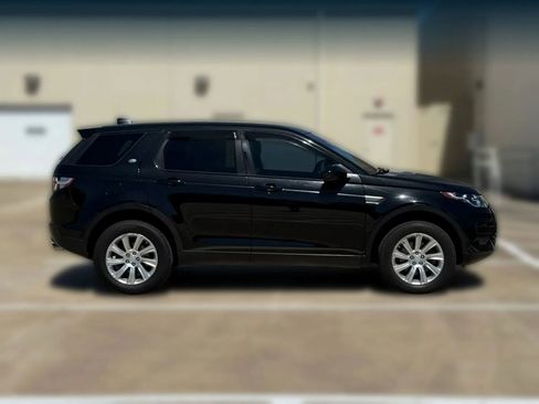 Used 2017 Land Rover Discovery Sport SE image 9