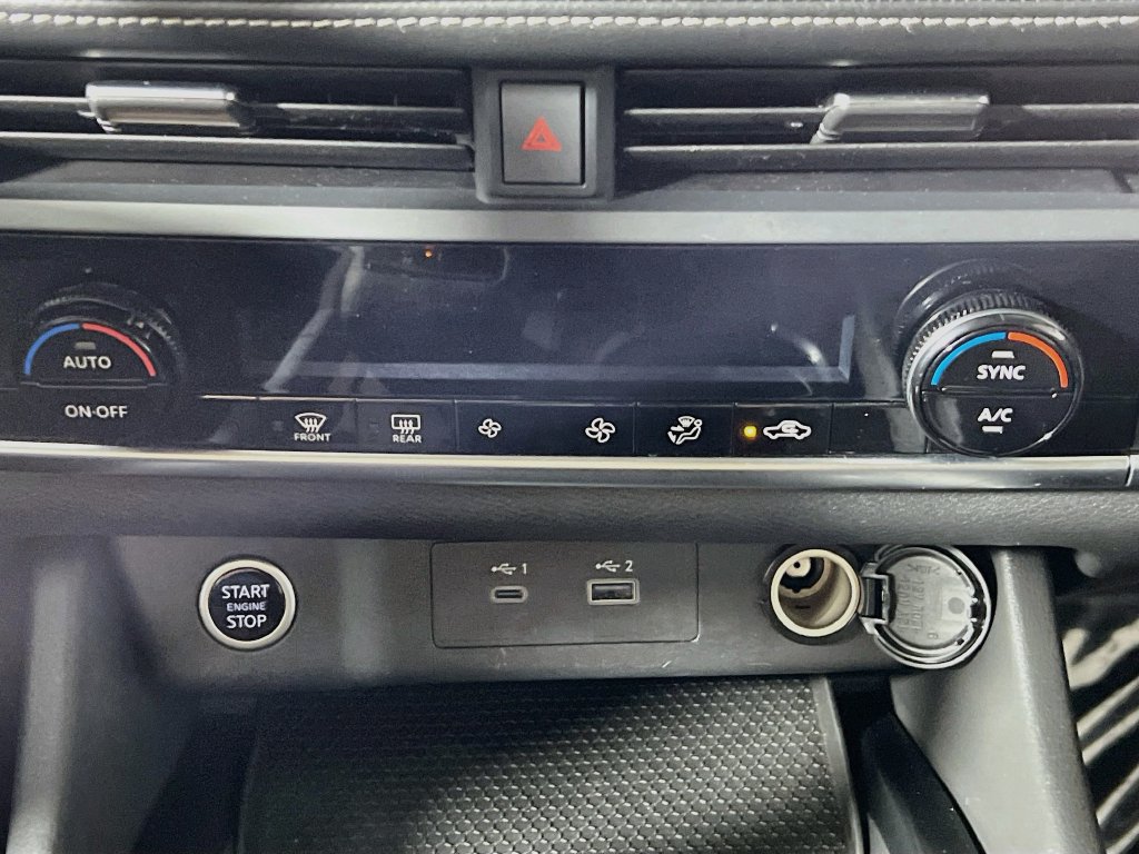 Used 2023 Nissan Rogue SV AWD/4WD image 23