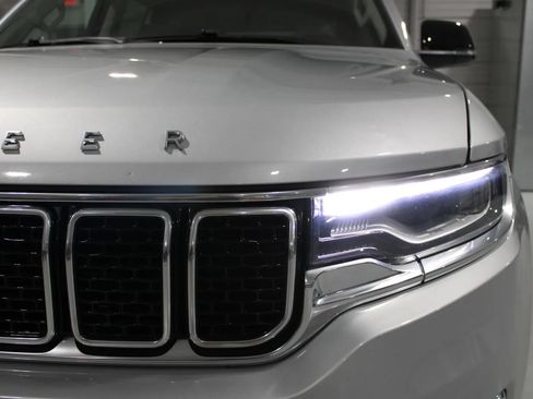 Used 2023 Jeep Wagoneer 4WD image 31