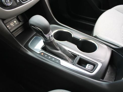 Used 2024 Chevrolet Equinox LS w/ LS Convenience Package FWD image 18
