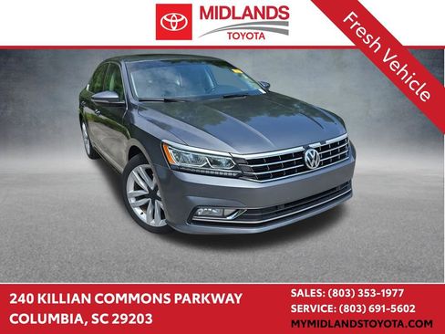 Used 2017 Volkswagen Passat 1.8T SE FWD image 1