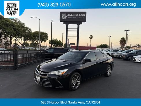 Used 2015 Toyota Camry XLE FWD image 1