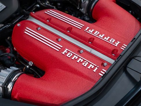 Certified 2025 Ferrari 12Cilindri RWD image 18