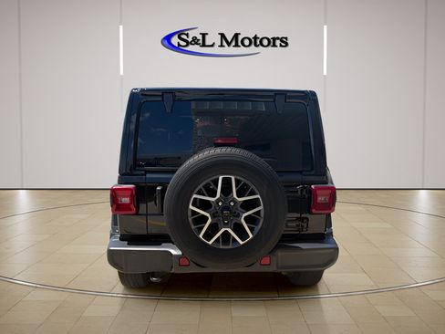 Used 2024 Jeep Wrangler Unlimited Sahara AWD/4WD image 6