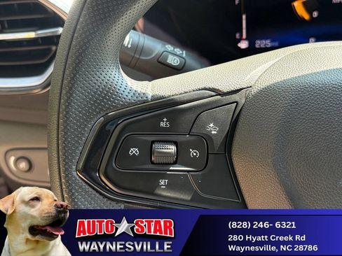 Used 2024 Chevrolet TrailBlazer LT FWD image 24