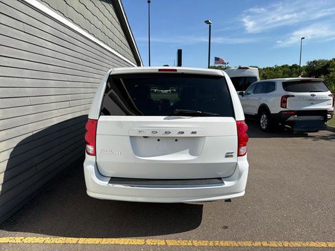 Used 2019 Dodge Grand Caravan GT FWD image 6
