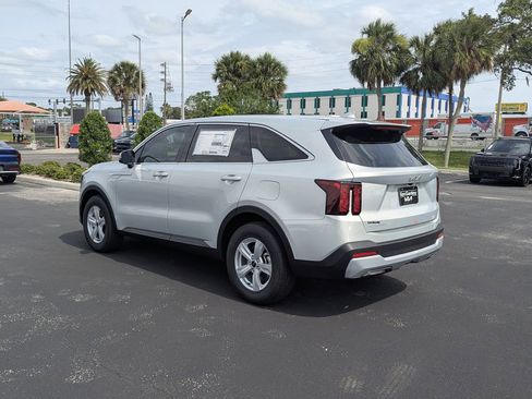 New 2026 Kia Sorento LX FWD image 6