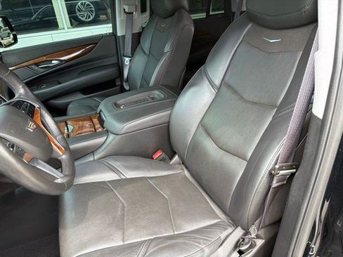 Used 2016 Cadillac Escalade Premium AWD/4WD image 14