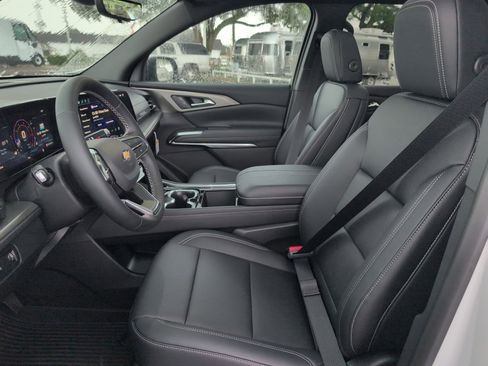New 2026 Chevrolet Traverse LT w/ Sun and Wheel Package FWD image 10