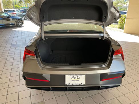 Used 2025 Hyundai Elantra SEL image 28
