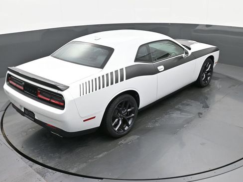 Used 2023 Dodge Challenger SXT w/ Plus Package image 37