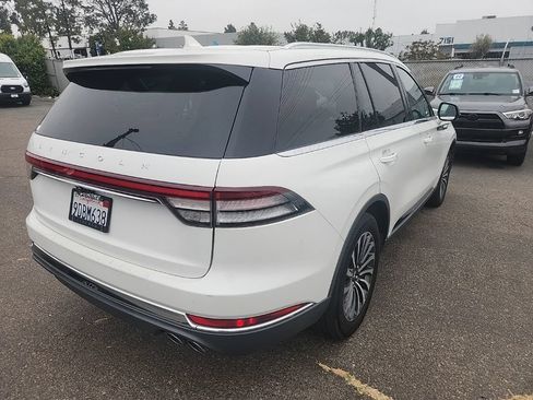 Used 2022 Lincoln Aviator 2WD w/ Premium Package image 13