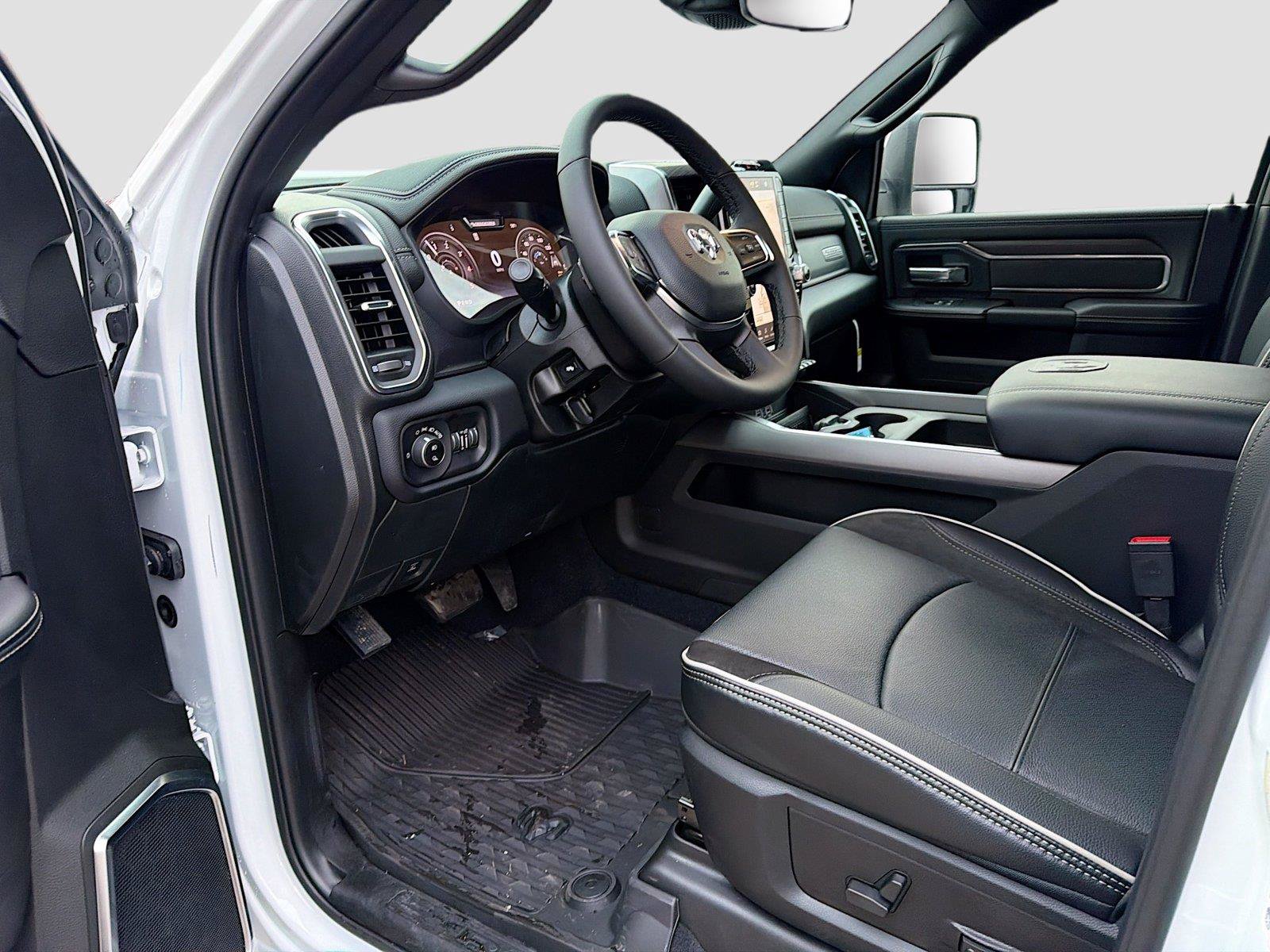New 2026 RAM 2500 Laramie AWD/4WD image 25