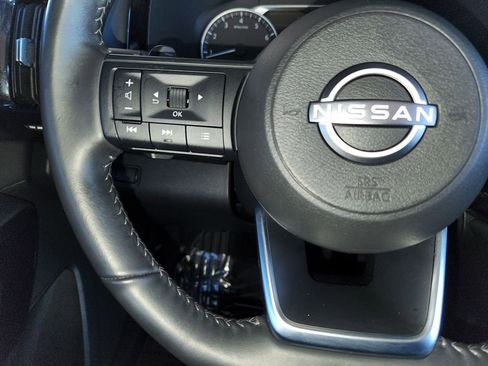 Certified 2025 Nissan Pathfinder SV image 24