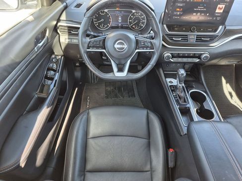 Used 2024 Nissan Altima 2.5 SR w/ SR Premium Package image 19