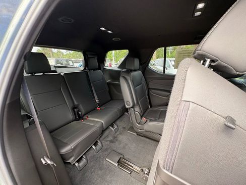 Used 2023 Chevrolet Traverse LT FWD image 24