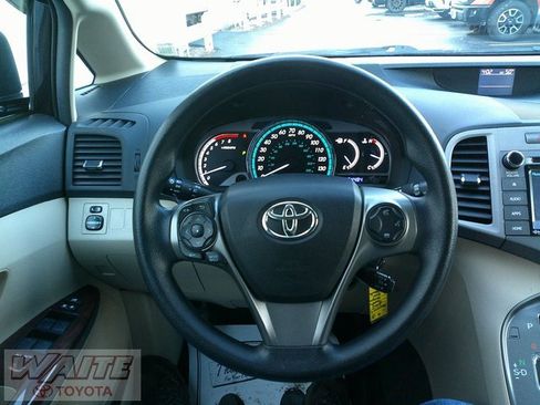 Used 2015 Toyota Venza LE image 10