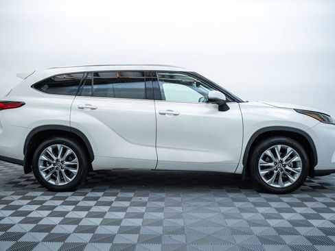 Used 2021 Toyota Highlander Limited AWD/4WD image 4