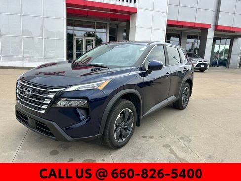 Used 2025 Nissan Rogue SV AWD/4WD image 1