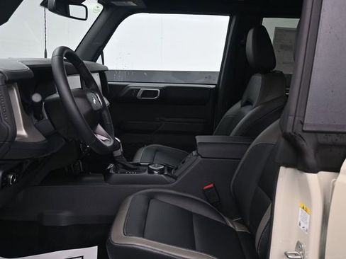 New 2025 Ford Bronco Outer Banks image 6