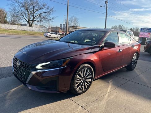 Used 2023 Nissan Altima 2.5 SV image 5