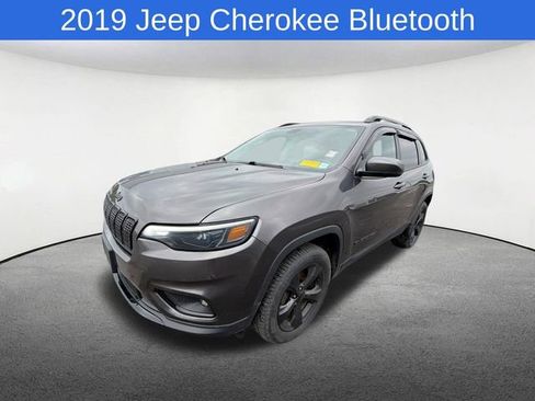 Used 2019 Jeep Cherokee Latitude Plus AWD/4WD image 1