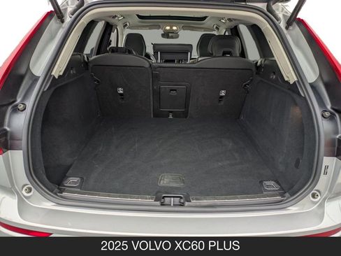 Used 2025 Volvo XC60 B5 Plus AWD/4WD image 20