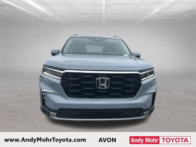 Used 2025 Honda Pilot Touring image 3