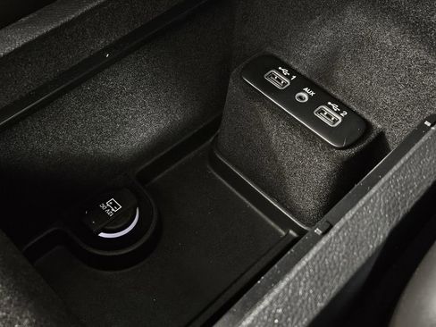 Used 2023 Chrysler 300 S RWD image 18