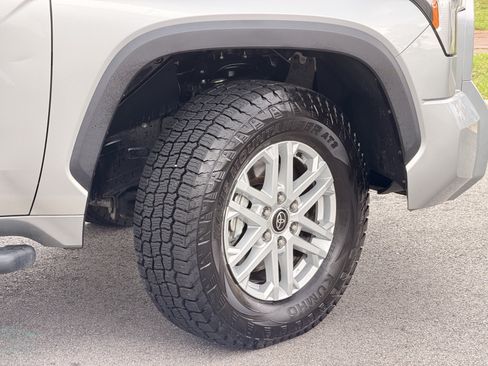 Used 2022 Toyota Tundra SR5 AWD/4WD image 5