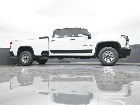 Used 2022 Chevrolet Silverado 2500 W/T AWD/4WD image 45