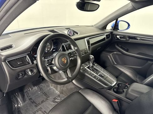 Certified 2018 Porsche Macan AWD/4WD image 4