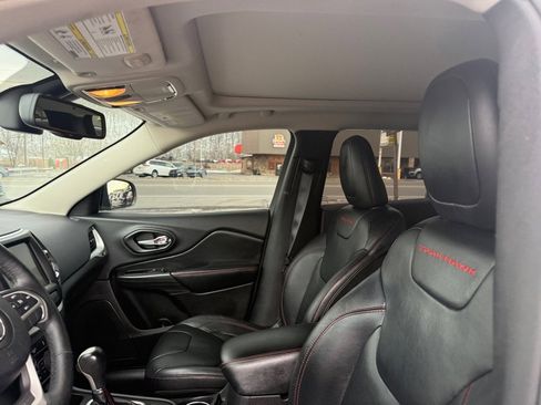 Used 2014 Jeep Cherokee Trailhawk image 17
