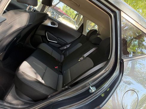 Used 2025 Kia Soul LX w/ LX Technology Package image 23