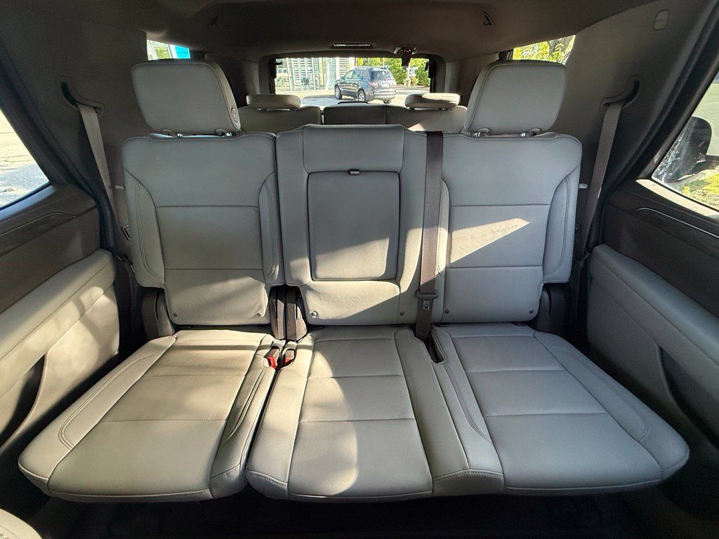 Used 2024 Chevrolet Tahoe LT w/ Luxury Package AWD/4WD image 35