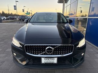 Used 2023 Volvo V60 B5 Cross Country Plus w/ Climate Package video 2